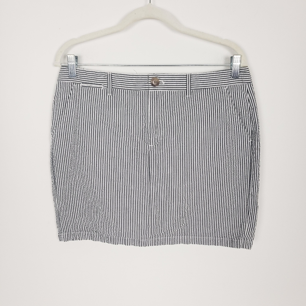 Gap Grey and White Seersucker Mini Skirt Size 10